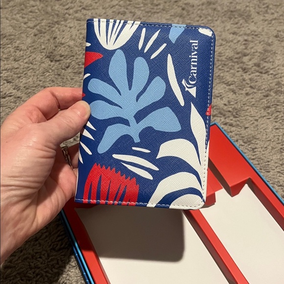 Carnival Cruise-line Blue and Red Travel Set - Picture 2 of 9